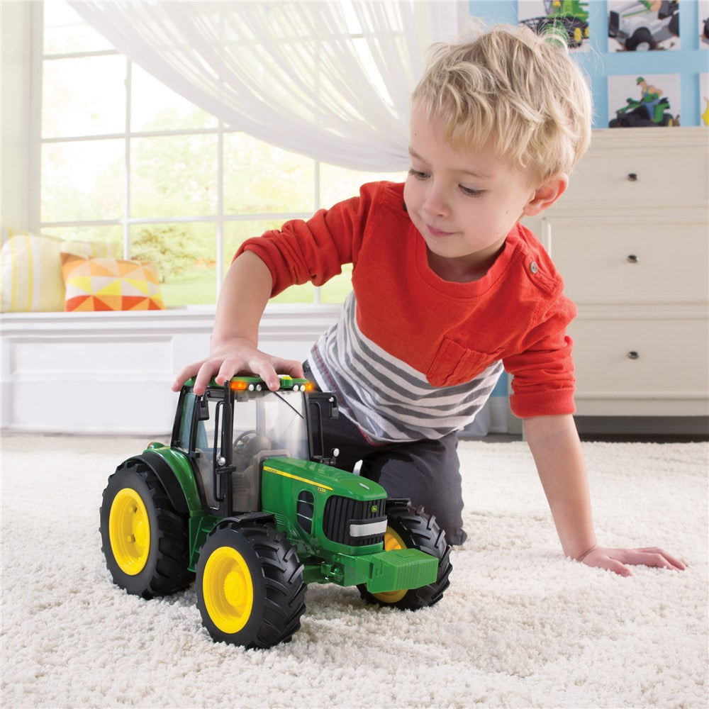 John Deere 7330 Big Farm Tractor