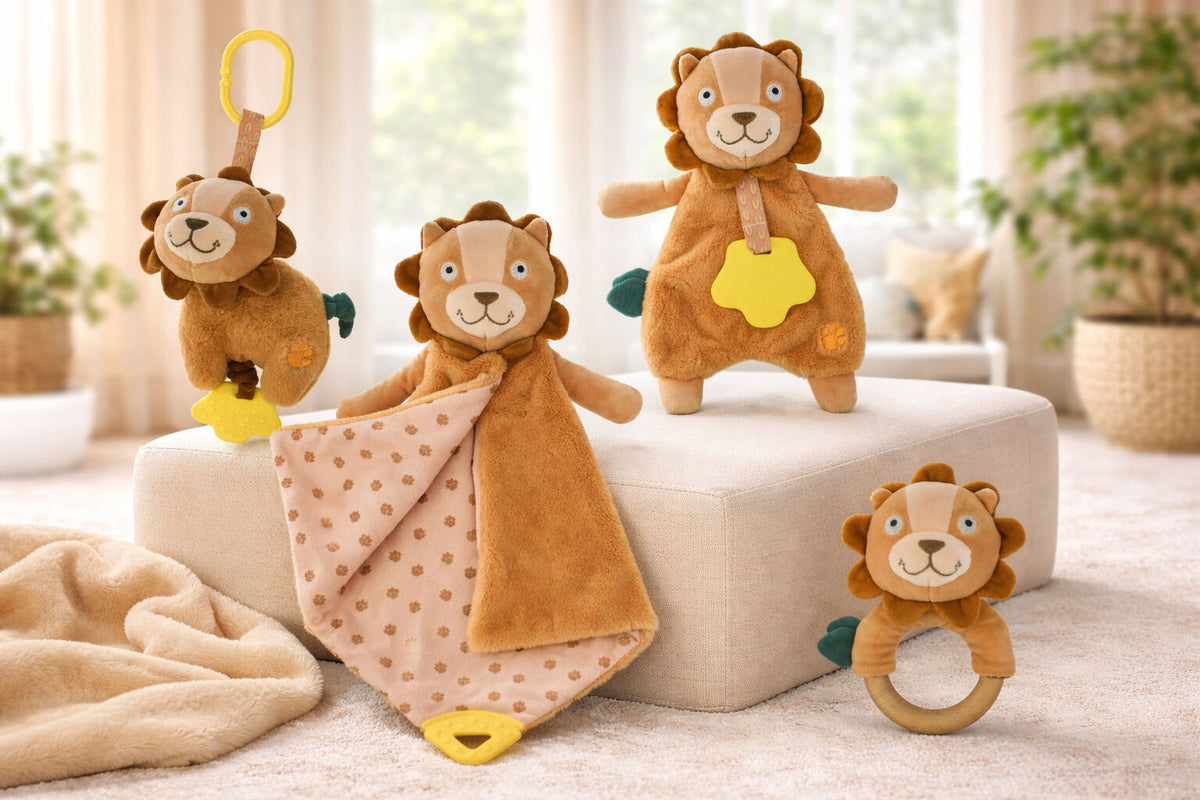 Hugsworth Lion Plush Gift Set